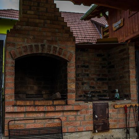 Pensiunea George Gura Rîului Exterior foto